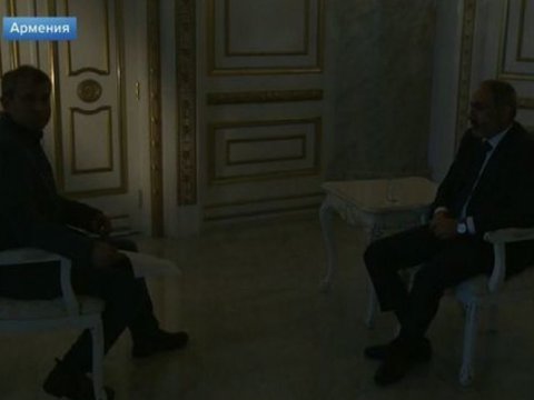 Paşinyan müsahibə verərkən Hökumət evində işıq söndü - Video