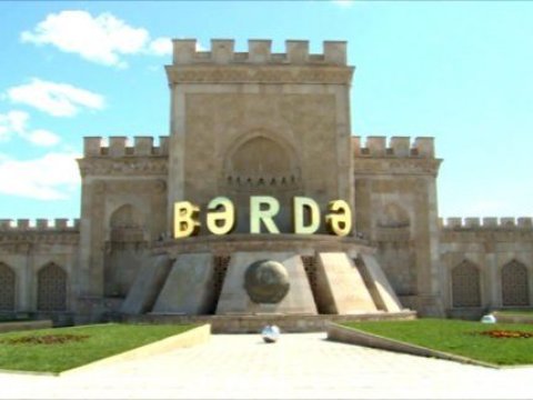 Düşmən Bərdə şəhərini atəşə tutur - Müdafiə Nazirliyi
