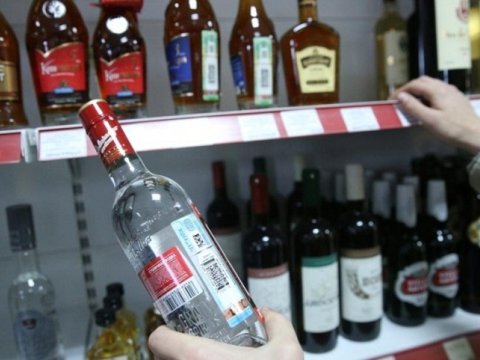 Saxta içkidən zəhərlənərək ölənlərin sayı 32-yə çatıb