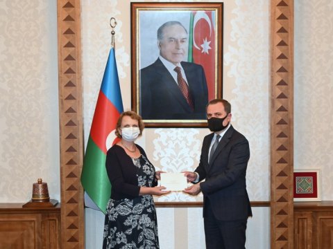 Ceyhun Bayramov Niderlandın yeni səfiri ilə görüşüb