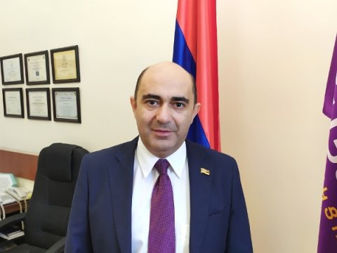Ermənistanlı partiya sədri Ukrayna və Gürcüstanı “satqın” ADLANDIRDI                        