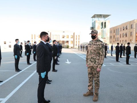 Vilayət Eyvazov polis olmaq istəyənlərin sıra baxışını keçirib