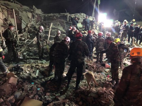FHN: Dağıntılar altından 40-dan çox yaralı, 12 cəsəd çıxarılıb