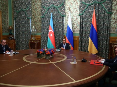 Lavrov Azərbaycan və Ermənistandan olan həmkarları ilə danışdı