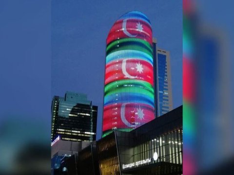 Qazaxıstandan Azərbaycana bayraqlı dəstək - FOTO