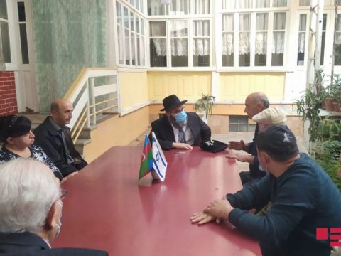 Baş ravvin Gəncədəki Yəhudi Dini İcmasının üzvləri ilə görüşdü
