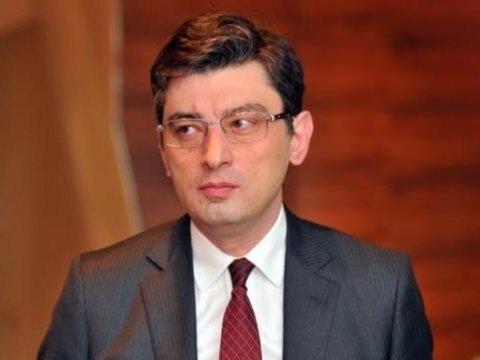 Gürcüstanın Baş naziri Əli Əsədovu təbrik etdi