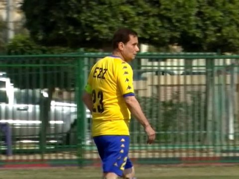 74 yaşlı futbolçu Ginnesin rekordlar kitabına düşdü