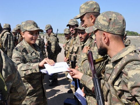 Şəxsi heyət arasında təbliğat işləri davam edir - FOTO