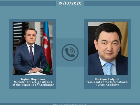 Ceyhun Bayramovun Beynəlxalq Türk Akademiyasının prezidenti ilə danışdı