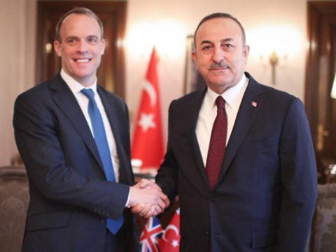 Çavuşoğlu İngiltərə XİN rəhbəri ilə Qarabağdan danışdı