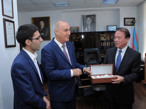Peşəkar jurnalist Hi Pinq Çinin Sinxua agentliyinin prezidenti təyin edilib