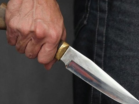 Şəmkir sakini küçədə bıçaqlandı