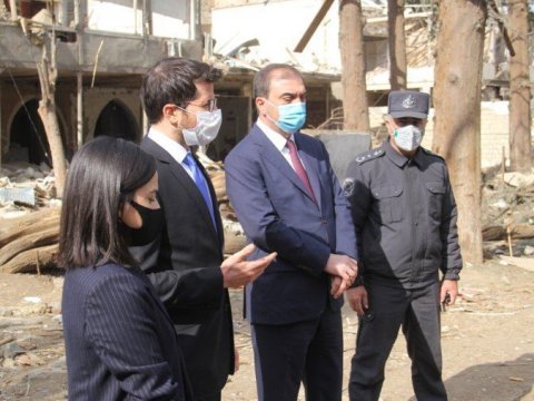 İsrail səfiri Gəncədə terror qurbanlarını yad etdi