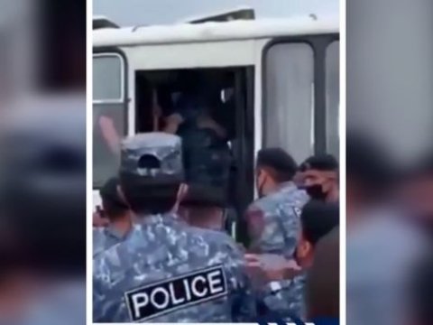 Erməni gənclər müharibəyə polis gücünə aparılır - VİDEO