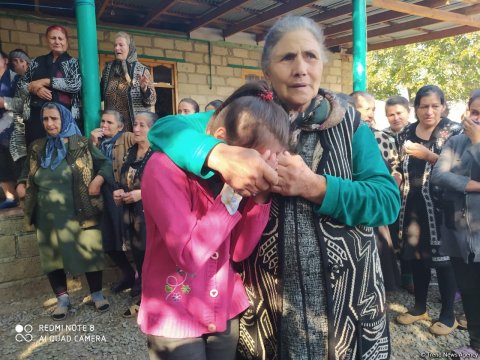 Bərdədə həlak olan 7 yaşlı Aysu dəfn olundu - FOTO
