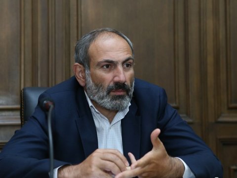 “Rusiya əsgərləri Ermənistanın Türkiyə və İranla sərhədlərində dayanır”