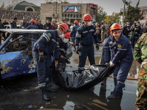 Amerikalı jurnalistlər Bərdədə Ermənistanın raket atəşinə tuş gəldilər - FOTO