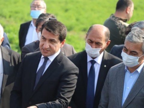 “Əgər kişidirlərsə, döyüş meydanında ortaya çıxsınlar” - Hikmət Hacıyev