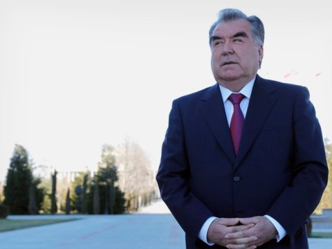 Prezident kimi 5-ci dəfə and içdi