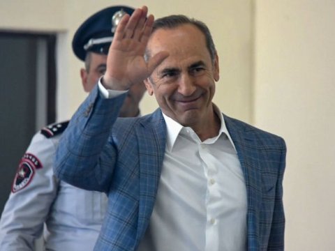 Koçaryan koronavirusa YOLUXDU