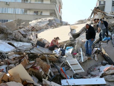 İzmirdəki zəlzələdə həlak olanların sayı artdı - YENİLƏNİB