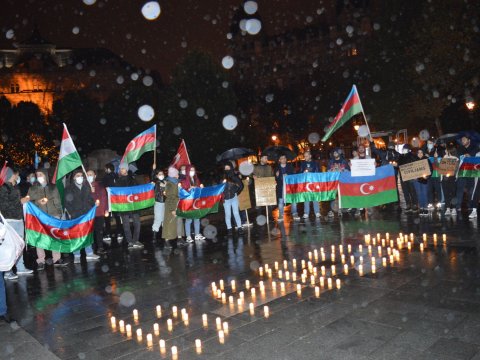 Budapeştdə Bərdə terroruna etiraz bildirilib - FOTOLAR