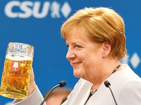 Berlin pivəxanası Merkeli qara siyahıya saldı 