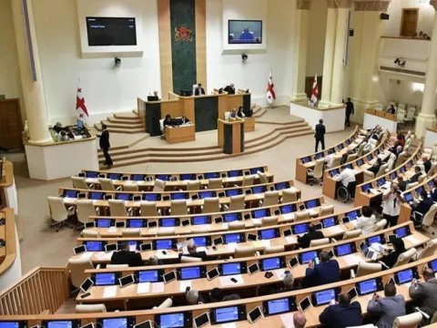 Gürcüstanda 3 azərbaycanlı deputat seçildi, 3-ü isə mandatını İTİRDİ