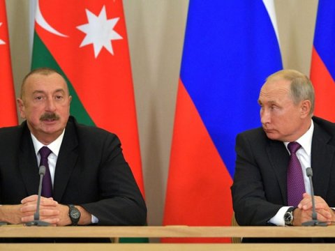 İlham Əliyevlə Putin döyüş bölgəsindəki vəziyyəti müzakirə etdilər