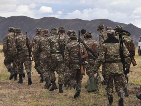 Separatçıların “məmurları” döyüş bölgəsindən qaçır