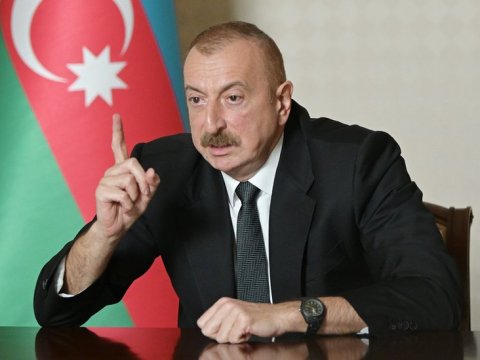 “Putinə gündə beş dəfə, Makrona bir qədər az zəng edir” - İlham Əliyev