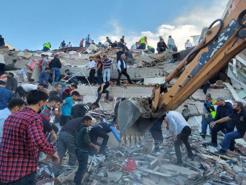 İzmirdə axtarış-xilasetmə işləri yekunlaşdı
