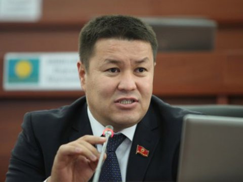 Qırğızıstan parlamentinə yeni spiker seçildi