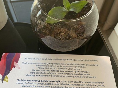 Mehriban Əliyevanın köməkçisinə Qarabağ torpağı hədiyyə edildi - FOTO