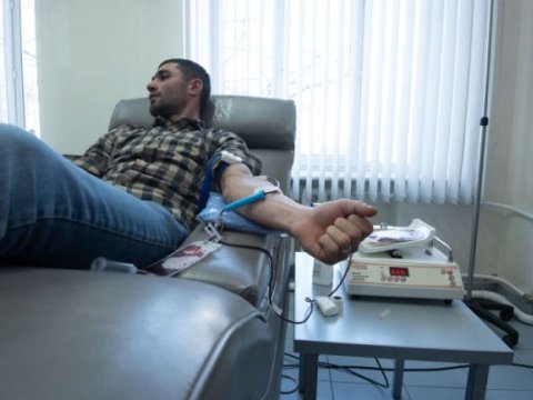 Ermənistanda qan ehtiyatı tükəndi - Əhaliyə müraciət olundu