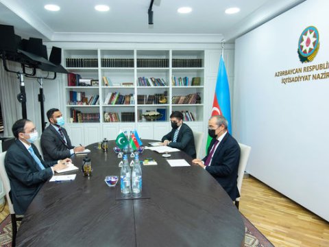 İqtisadiyyat naziri Pakistanın Azərbaycandakı səfiri ilə görüşdü