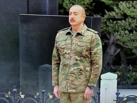 Prezident birinci xanımla Fəxri xiyabanı və Şəhidlər xiyabanını ZİYARƏT ETDİ