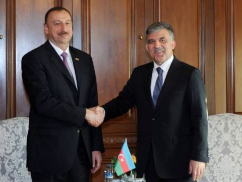 Abdulla Gül İlham Əliyevi təbrik etdi