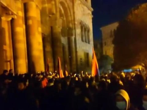 Ermənistanda dövlət çevrilişi baş verir - VİDEO