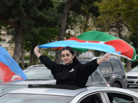 Bakı qələbəni qeyd edir - Qarabağ Bizimdir