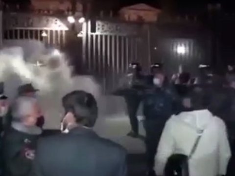 İrəvanda etiraz aksiyası davam edir - VİDEO