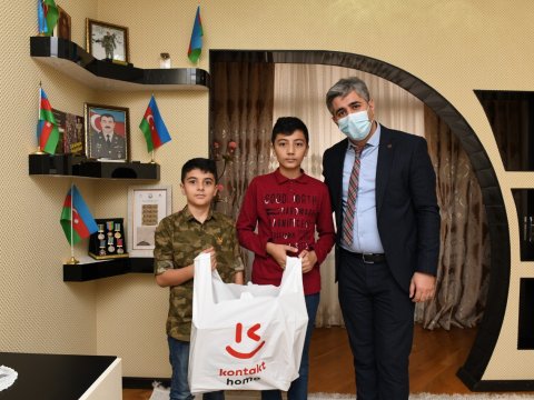 Kontakt Home şəhid övladlarına noutbuklar hədiyyə edib - FOTOLAR