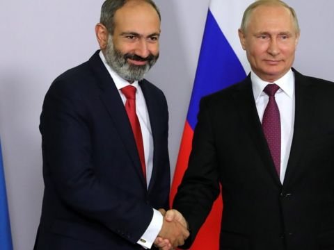 Putinlə Paşinyan telefonda danışdı