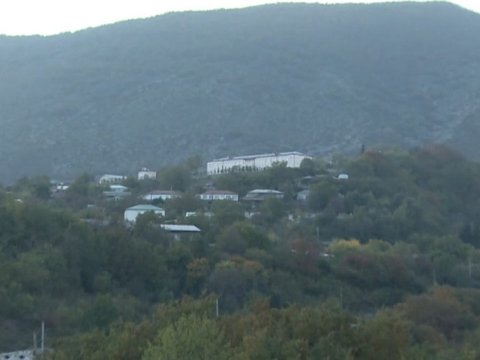 Müdafiə Nazirliyi Azıx kəndinin görüntülərini yaydı - VİDEO