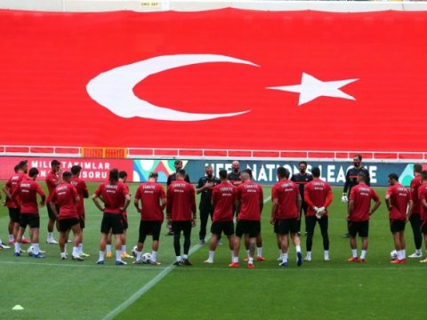 Türkiyə millisi karantinə alındı