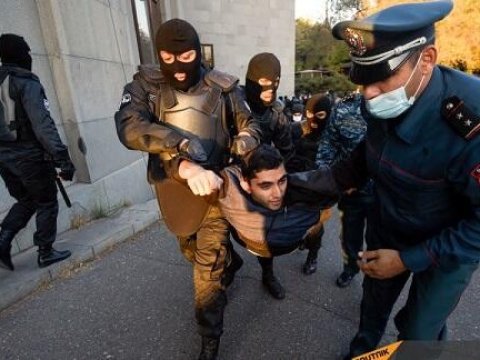 Paşinyanın istefasını tələb edən 62 nəfər SAXLANILDI