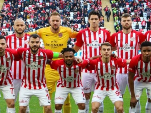 “Antalyaspor”un futbolçularında koronavirus aşkarlandı