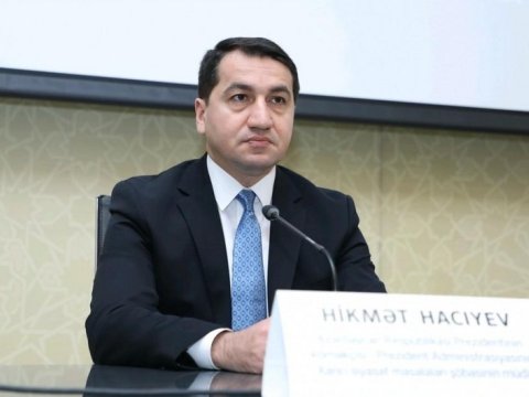 Hikmət Hacıyevin işə piyada getməsi VİDEOya düşdü