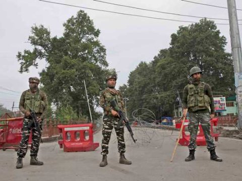 Pakistan və Hindistan arasında hərbi toqquşma: 10 hərbçi öldürüldü